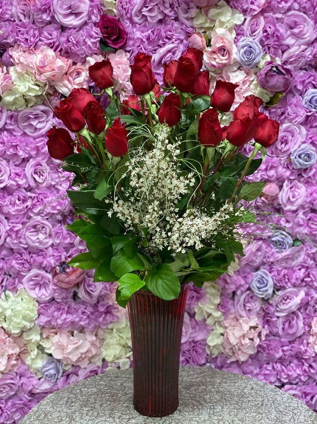 2 dozen roses in vase